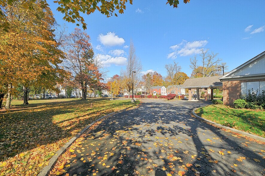 More Photos Of 335 E Front St, Plainfield General Retail For Sale