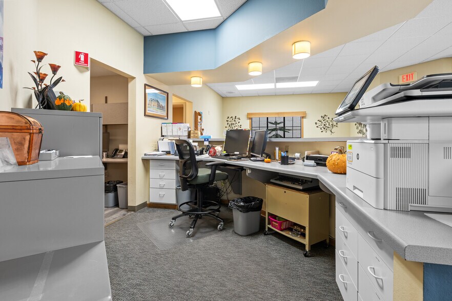 More Photos Of 845 Water Ave, Hillsboro Office For Sale