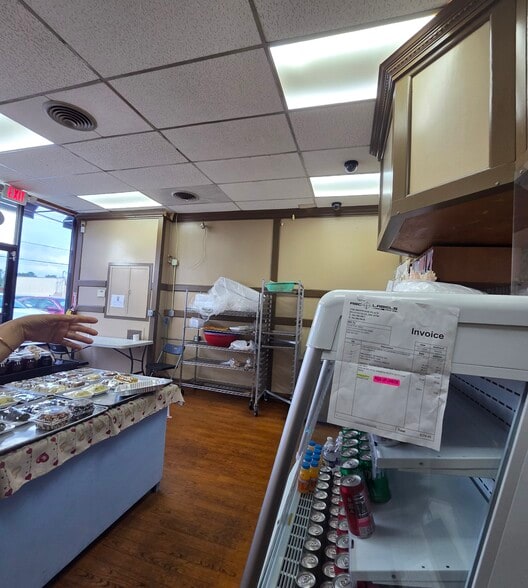 More Photos Of 7311 Little River Tpke, Annandale Storefront For Sale