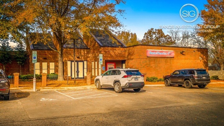 Primary Photo Of 500 W Innes St, Salisbury Bank For Sale