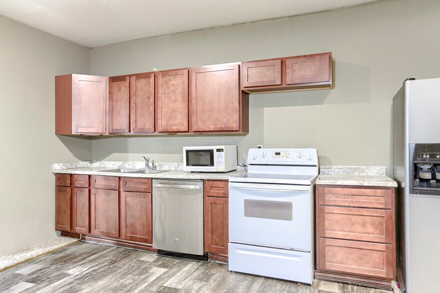 More Photos Of 1127 Merriam Ln, Kansas City Apartments For Sale