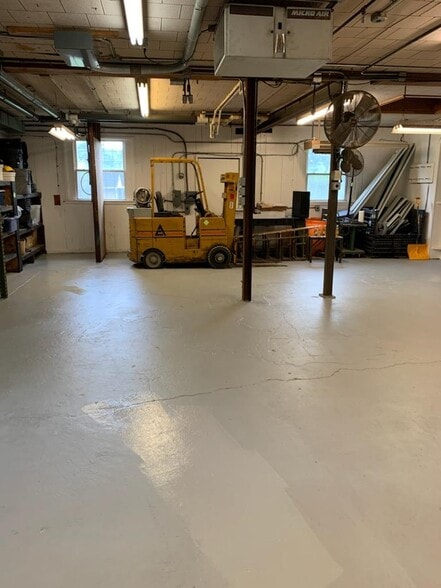 More Photos Of 603 Blue Bell Rd, Williamstown Warehouse For Lease
