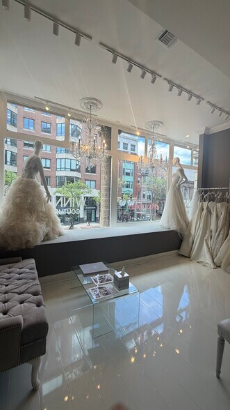 More Photos Of 376 Boylston St, Boston Storefront Retail Office For Lease