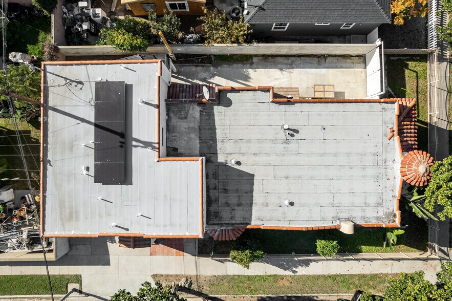 More Photos Of 496 E 52nd St, Long Beach Multifamily For Sale