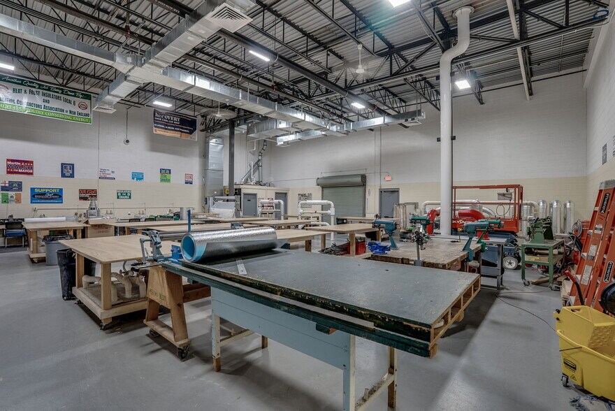 More Photos Of 34 Sullivan Rd, North Billerica Warehouse For Lease