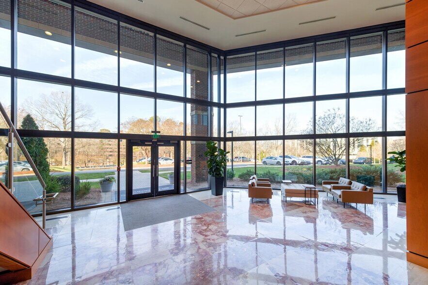 More Photos Of 3600 Glenwood Ave, Raleigh Office For Lease