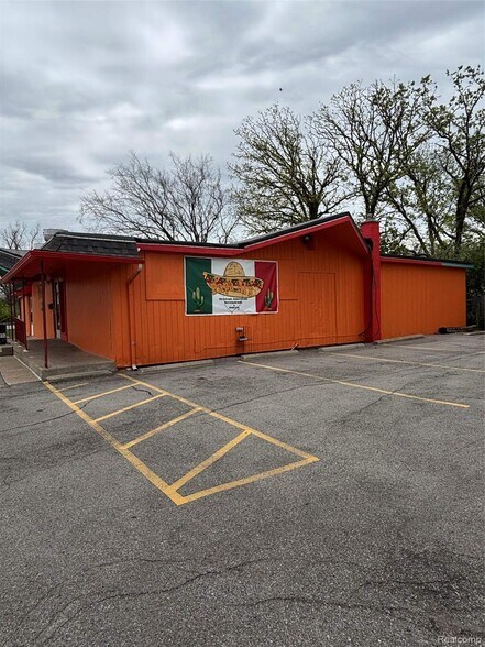 Primary Photo Of 4492 Richfield Rd, Flint Restaurant For Sale