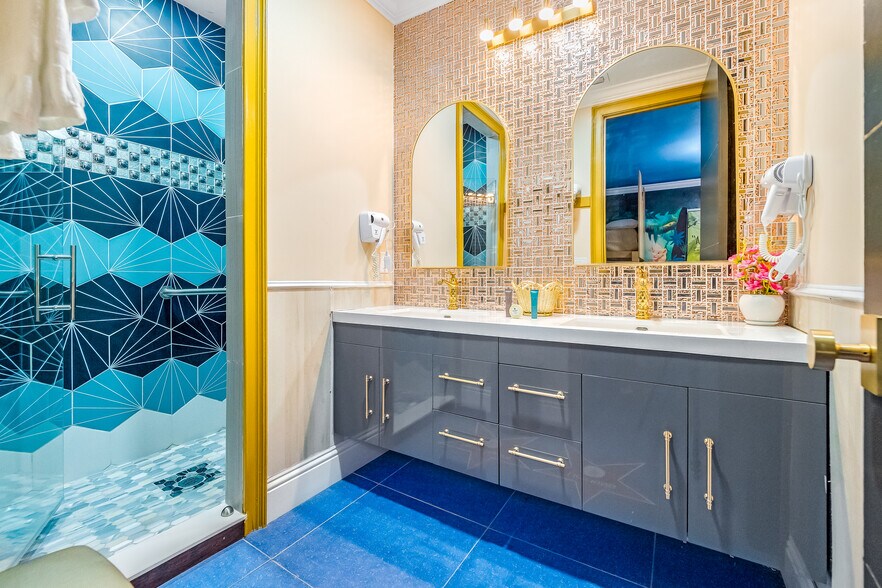 More Photos Of 1021 Fantasy Dr, Davenport Specialty For Sale