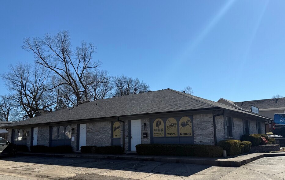 Primary Photo Of 220 N Greenwood Ave, Fort Smith Office For Lease