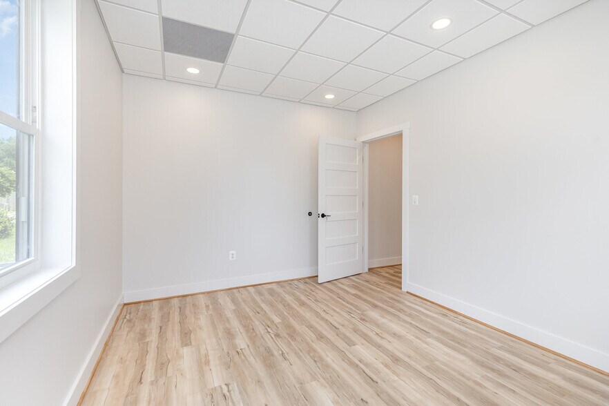 More Photos Of 9124 Courthouse Rd, Spotsylvania Office For Lease