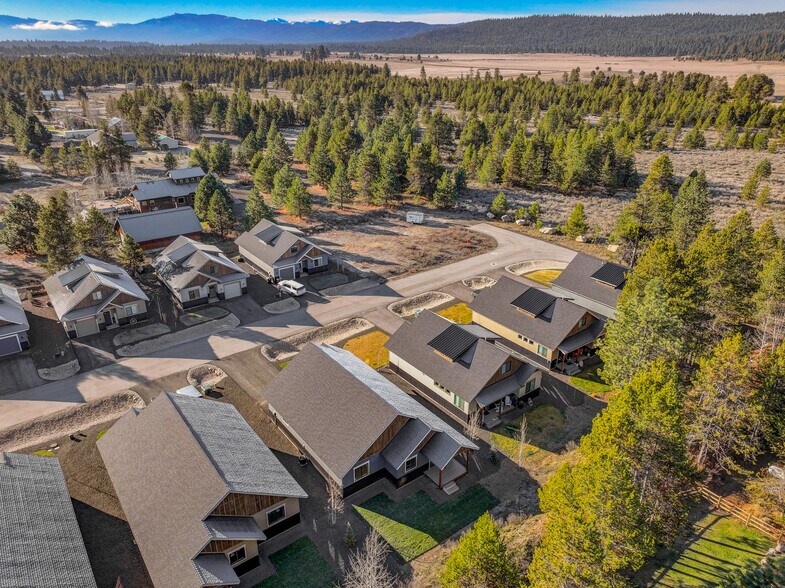 More Photos Of 101, 103 Bighorn Court, Mccall Specialty For Sale