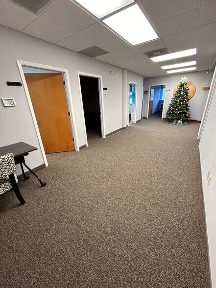 More Photos Of 34650 N US Highway 19, Palm Harbor Office For Lease