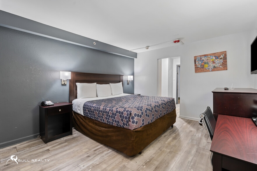 More Photos Of 1535 Montgomery Hwy, Vestavia Hills Hotel For Sale