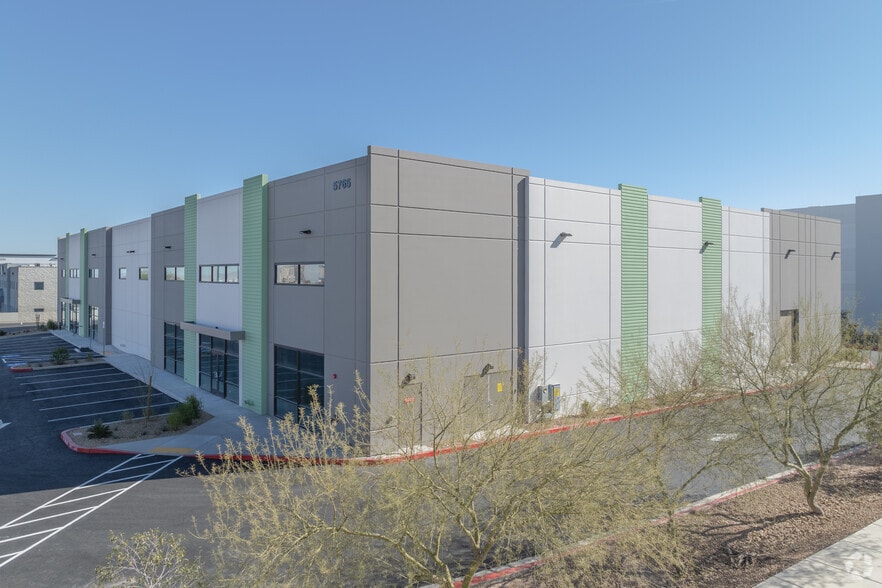 More Photos Of 5765 W Sunset Rd, Las Vegas Distribution For Sale