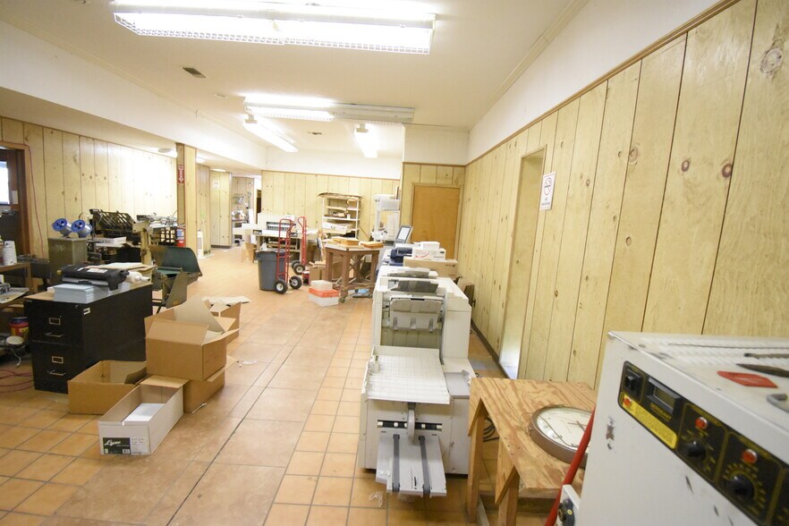 More Photos Of 630 Kentucky St, South Houston Office For Sale