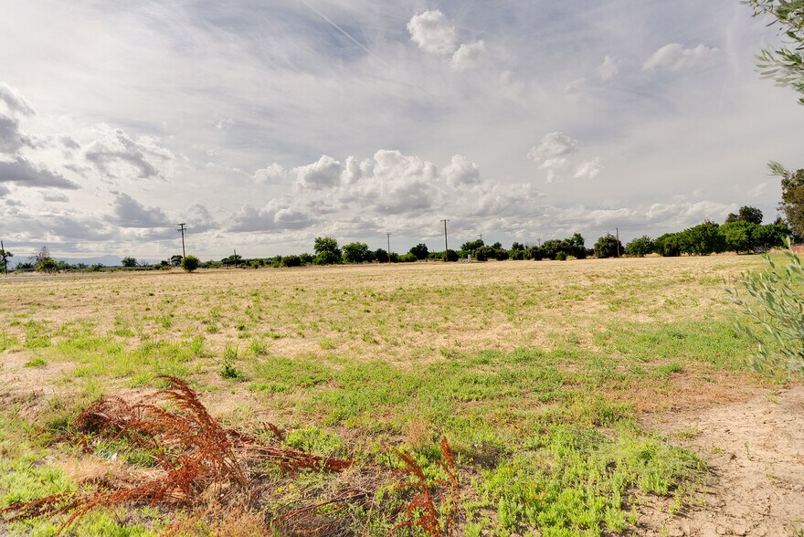 More Photos Of 2120 Loleta Ave, Corning Warehouse For Sale