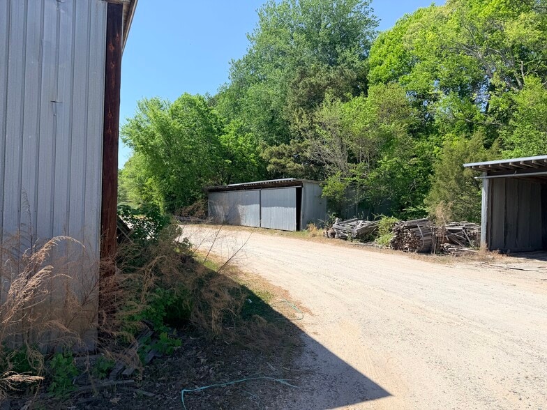 More Photos Of 2570 Needmore Rd, Woodleaf Warehouse For Sale
