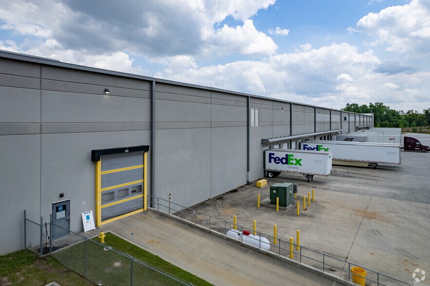 More Photos Of 350 Morgan Lakes Industrial Blvd, Pooler Distribution For Lease