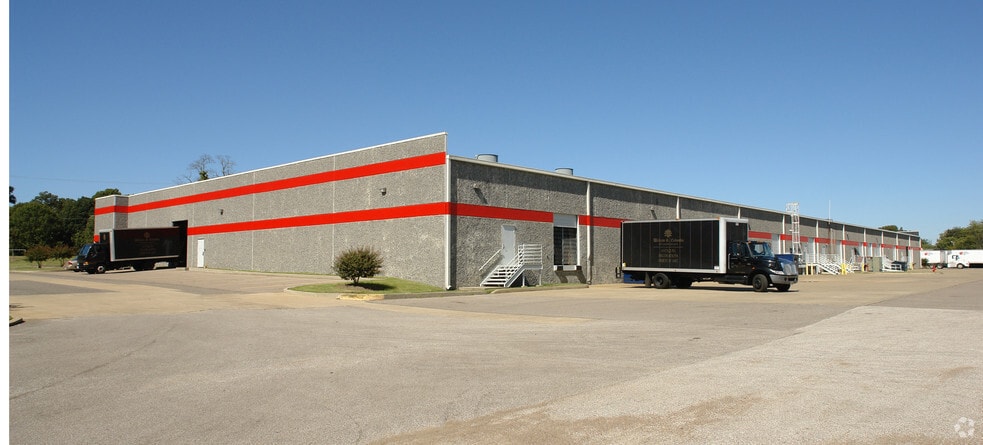 More Photos Of 174 Collins St, Memphis Light Distribution For Lease