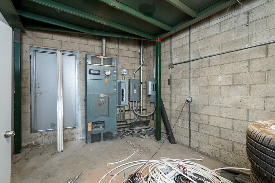 More Photos Of 11245 Vinedale St, Sun Valley Warehouse For Sale