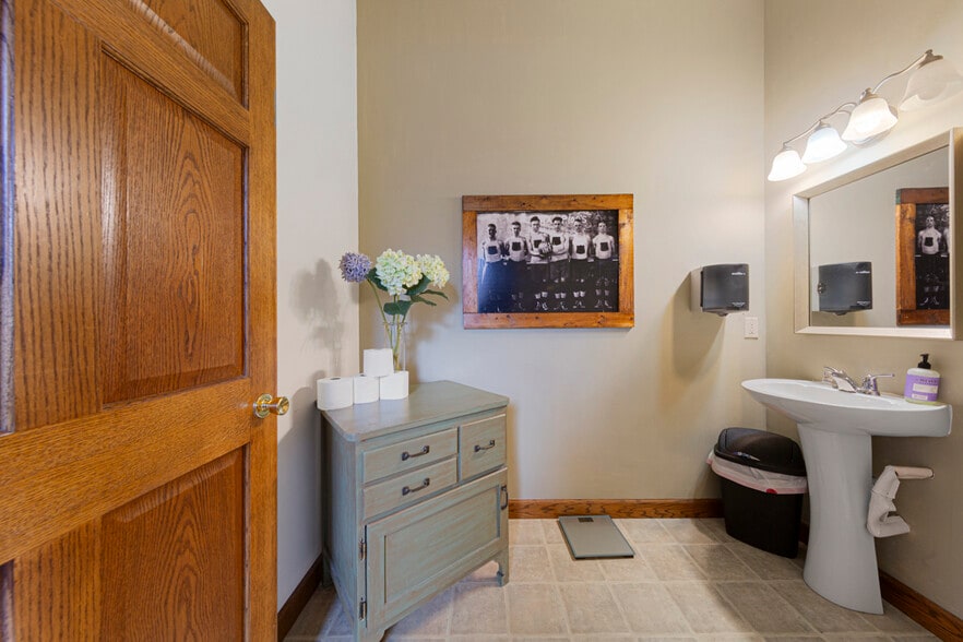 More Photos Of 305 Main St, Henderson Storefront Retail Residential For Sale