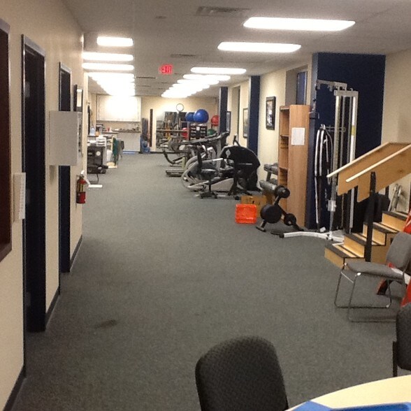 More Photos Of 8840 Calumet Ave, Munster Office For Lease