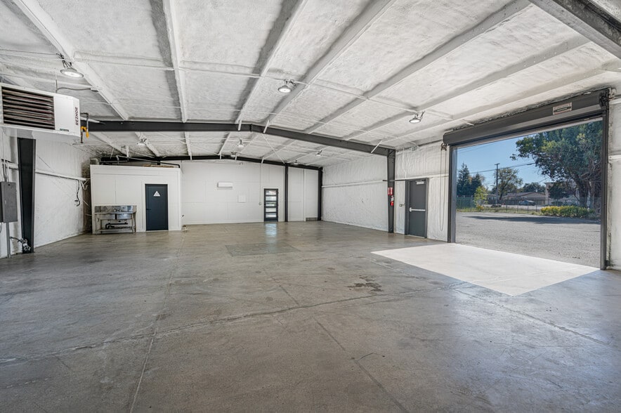 More Photos Of 10342 Old Redwood Hwy, Windsor Warehouse For Sale