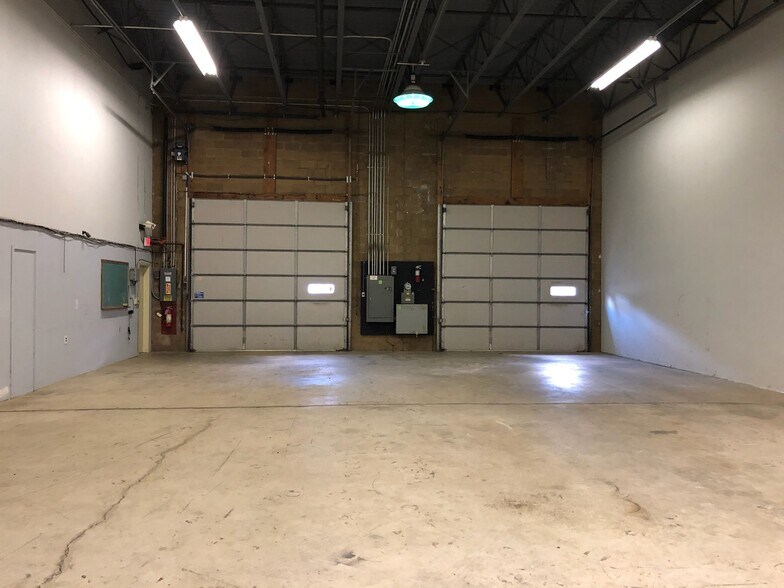More Photos Of 41 Orchard St, Ramsey Warehouse For Lease