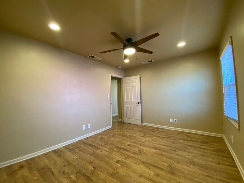 More Photos Of 525 W Kettleman Ln, Lodi Office For Lease