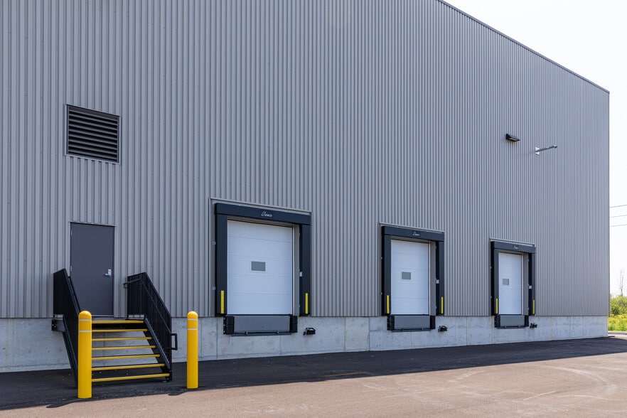 More Photos Of 1259 Centennial Dr, Kingston Distribution For Lease