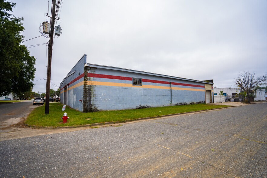 More Photos Of 105 N Sharpe St, Selma Warehouse For Lease