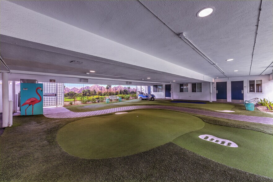 More Photos Of 121 N 8th St, Las Vegas Hotel For Sale