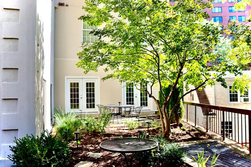 More Photos Of 4600 N Park Ave, Chevy Chase Medical For Lease