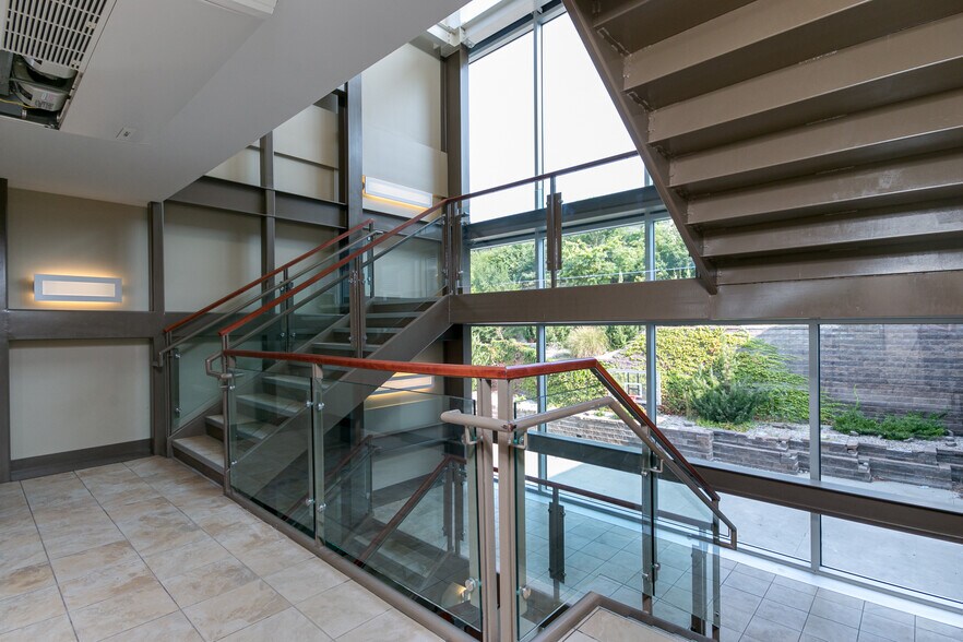 More Photos Of 1632 McCain Ln, Manhattan Sorority Fraternity House For Sale