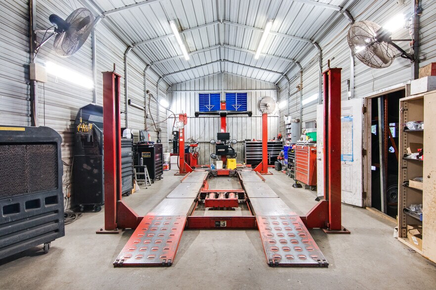 More Photos Of 3639 S Manhattan Ave, Tampa Auto Repair For Sale