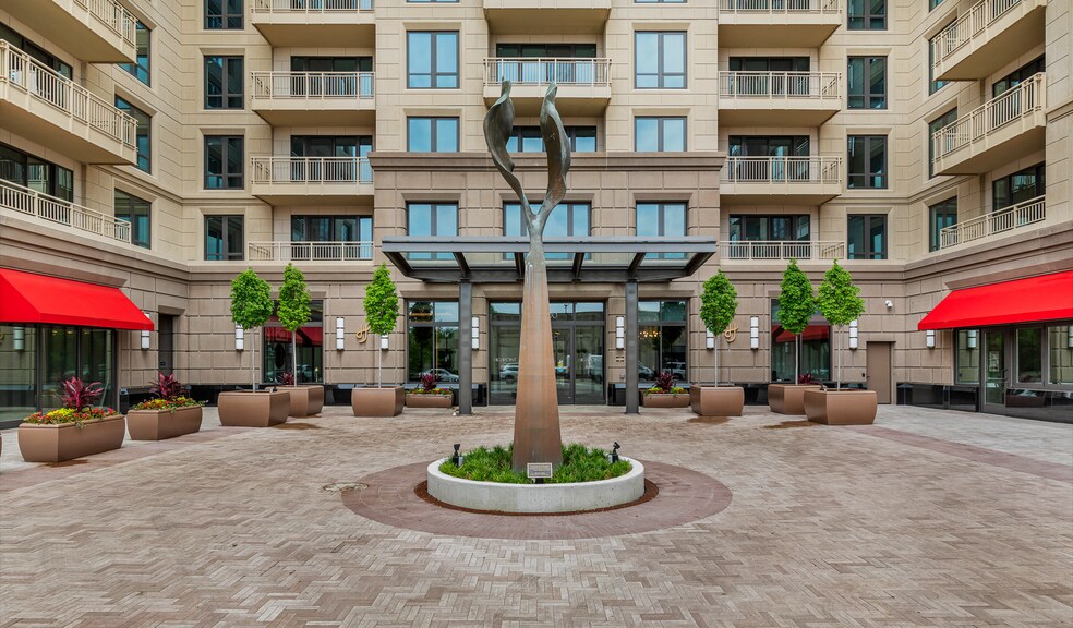 More Photos Of 8000 Lincoln Ave, Skokie Apartments For Lease