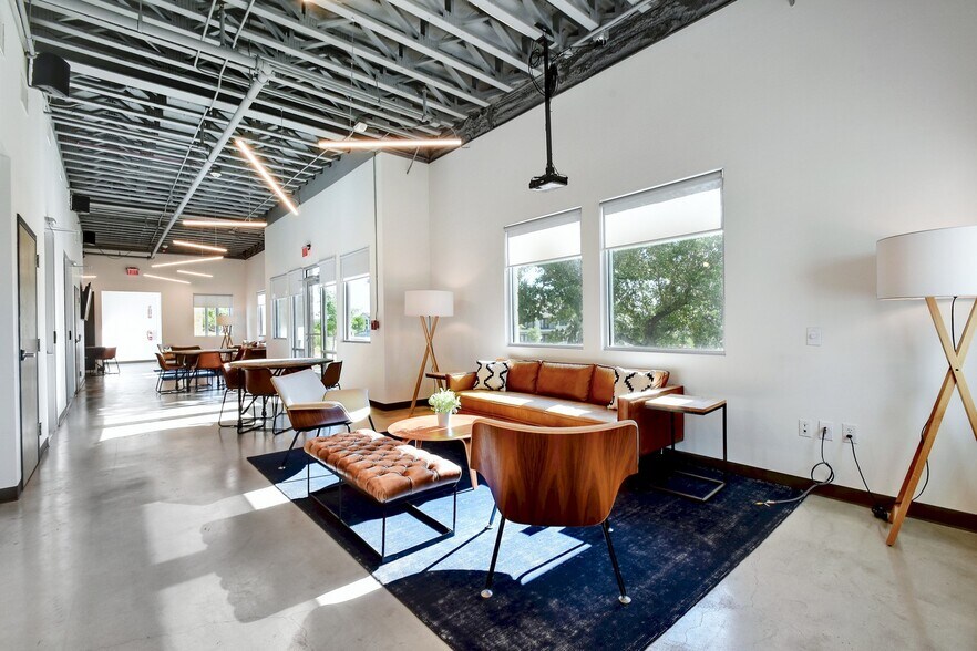 More Photos Of 18911 Hardy Oak Blvd, San Antonio Medical For Lease