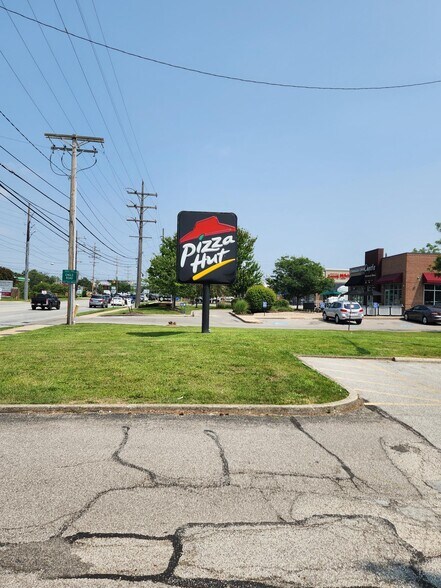 More Photos Of 18055 Bagley Rd, Middleburg Heights Fast Food For Lease