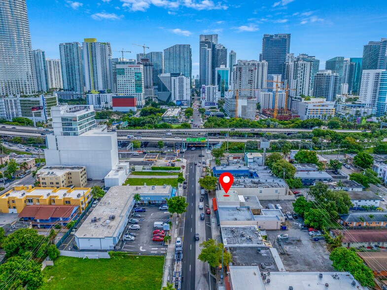 More Photos Of 440 SW 8th St, Miami Storefront Retail Residential For Sale