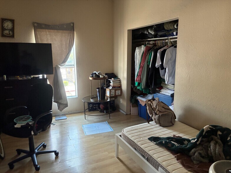 More Photos Of 3014 W Pico Blvd, Los Angeles Storefront Retail Residential For Sale