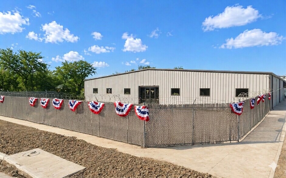 Primary Photo Of 2703 Chalk Hill Rd, Dallas Warehouse For Sale