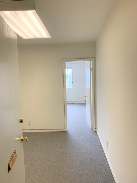 More Photos Of 6210 Wilshire Blvd, Los Angeles Office For Lease