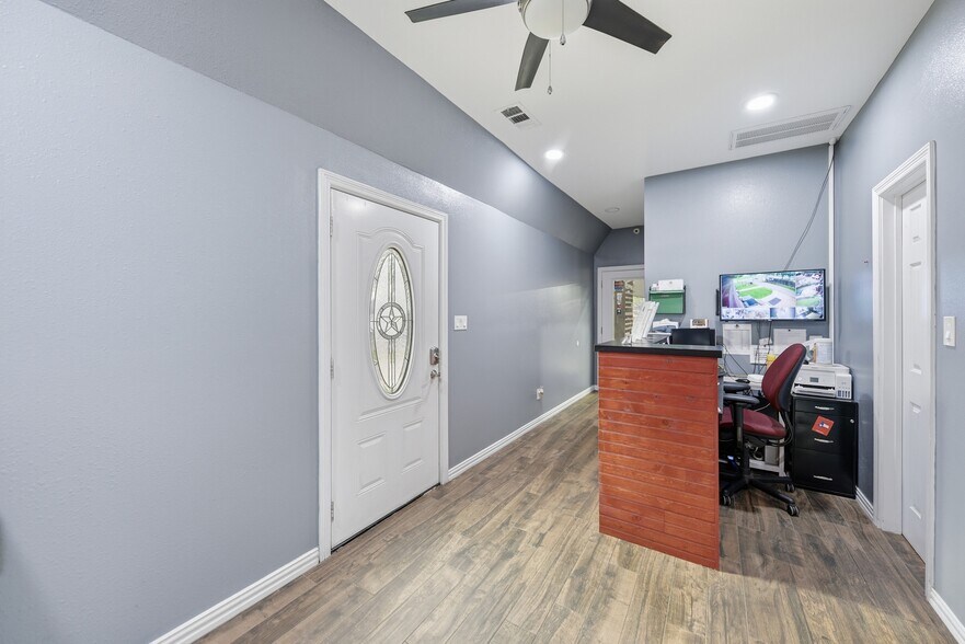 More Photos Of 518 Columbus Rd, Sealy Light Manufacturing For Sale
