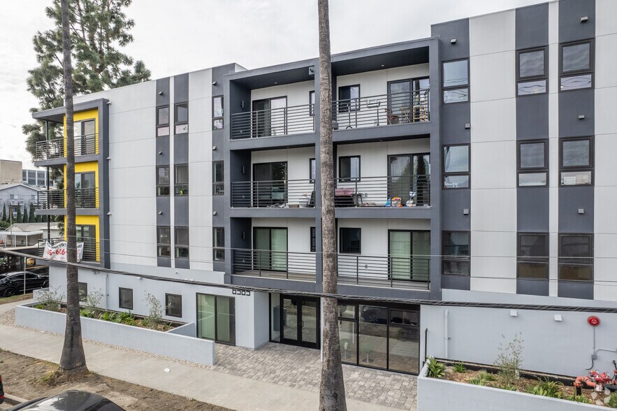 More Photos Of 6363 Tyrone Ave, Van Nuys Apartments For Sale