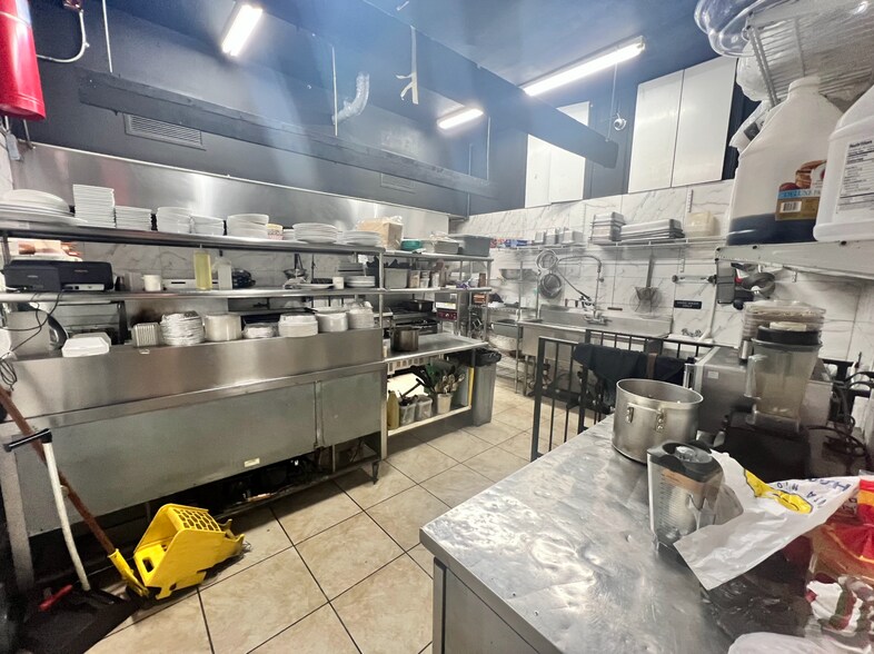 More Photos Of 1079 Manhattan Ave, Brooklyn Apartments For Lease