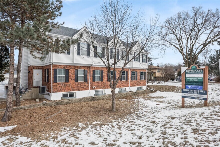 More Photos Of 27W130 Roosevelt Rd, Winfield Office For Lease