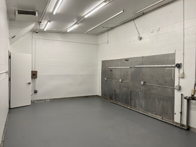 More Photos Of 6613 Hollis St, Emeryville Flex For Sale