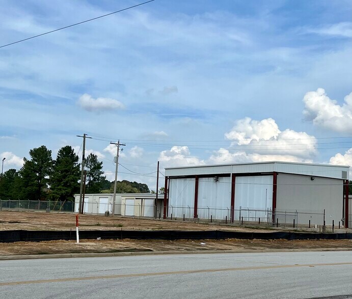More Photos Of 1703 E Whaley St, Longview Industrial For Sale
