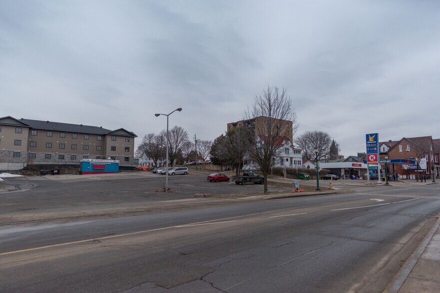More Photos Of 260 King St W, Brockville Freestanding For Lease