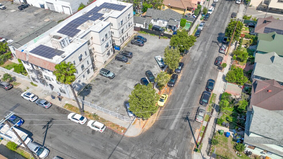 More Photos Of 1627 Oak St, Los Angeles Land For Sale